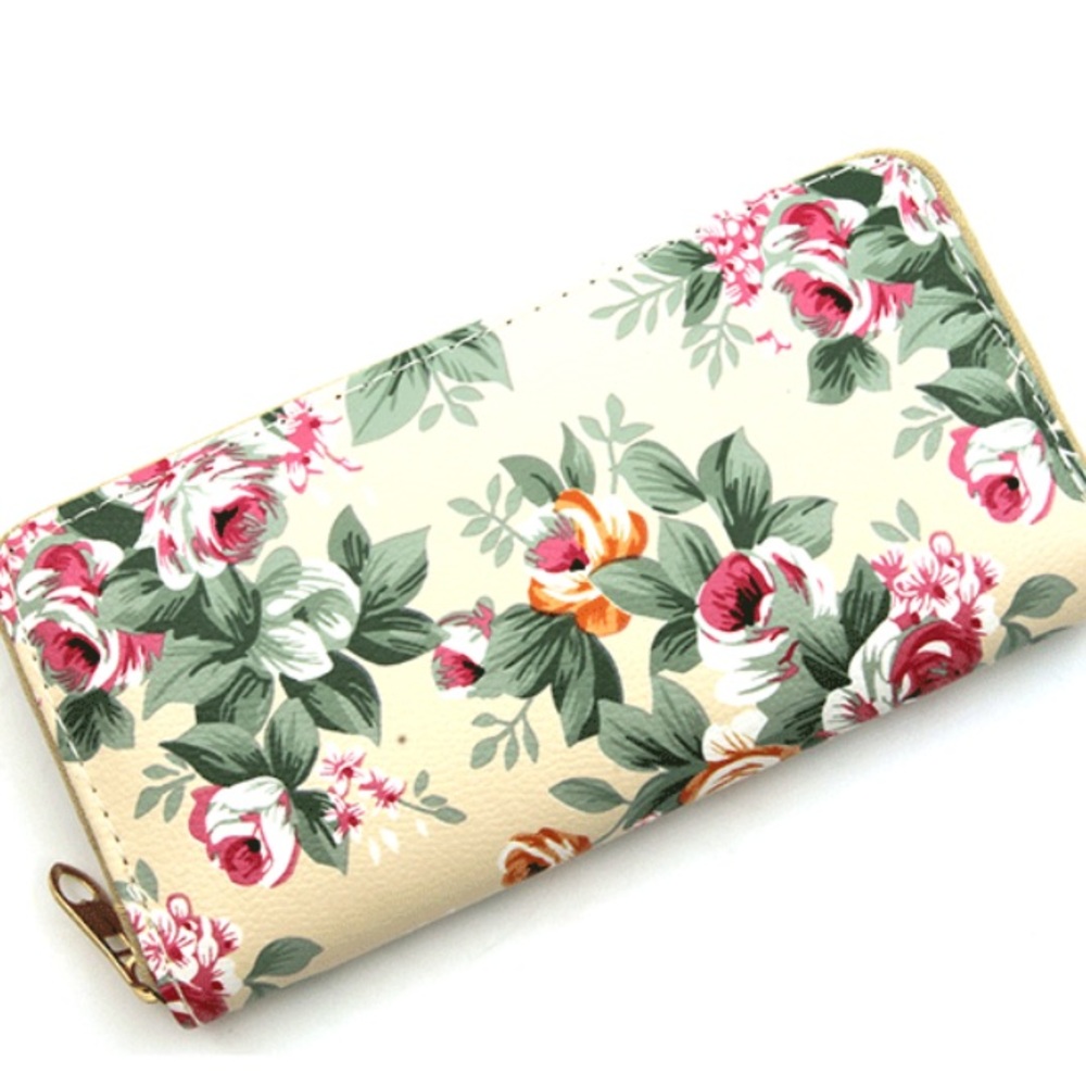 🌸Ivory Floral Zipper Wallet🌸‎